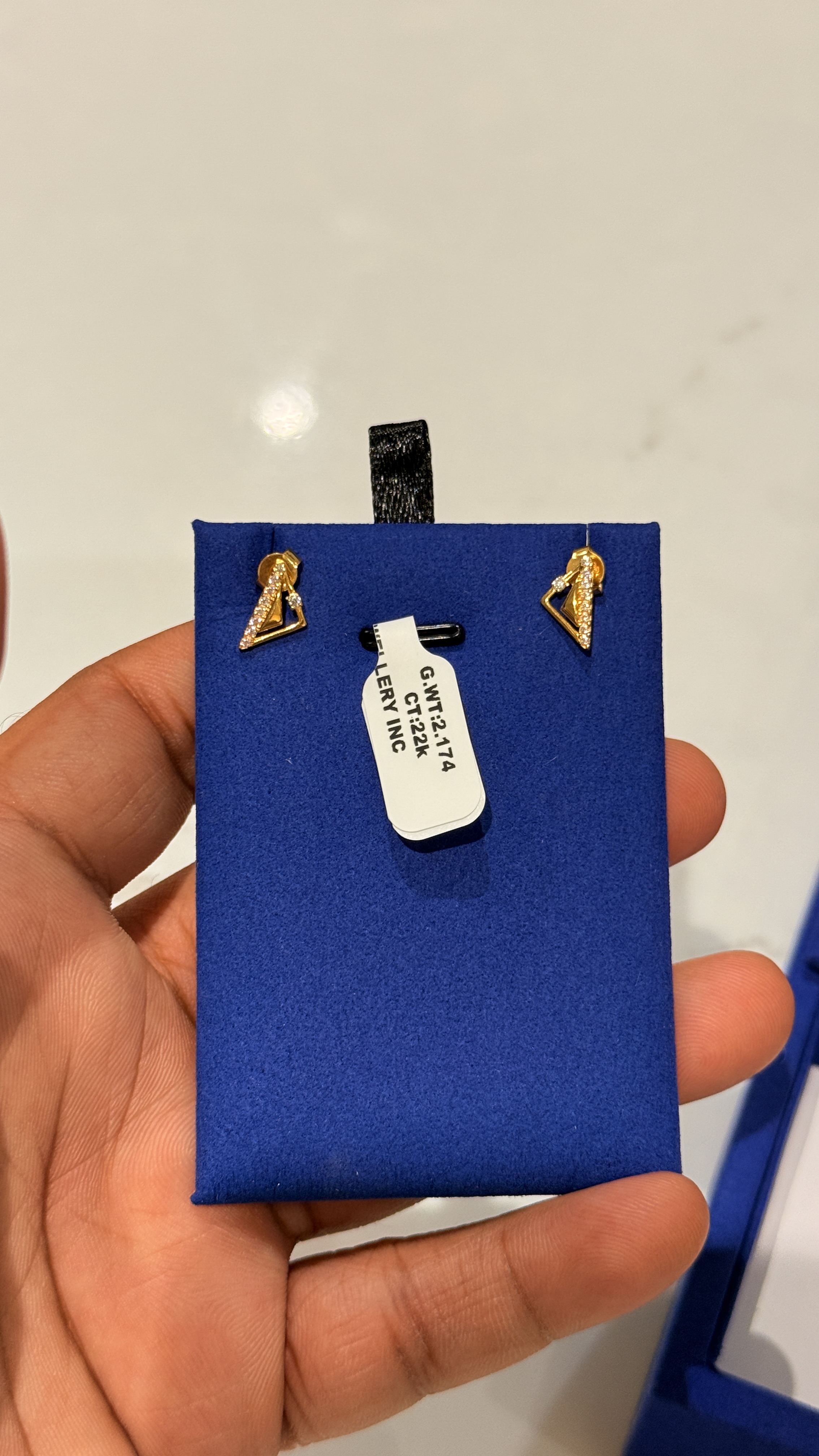 22k gold studs 2.174 g