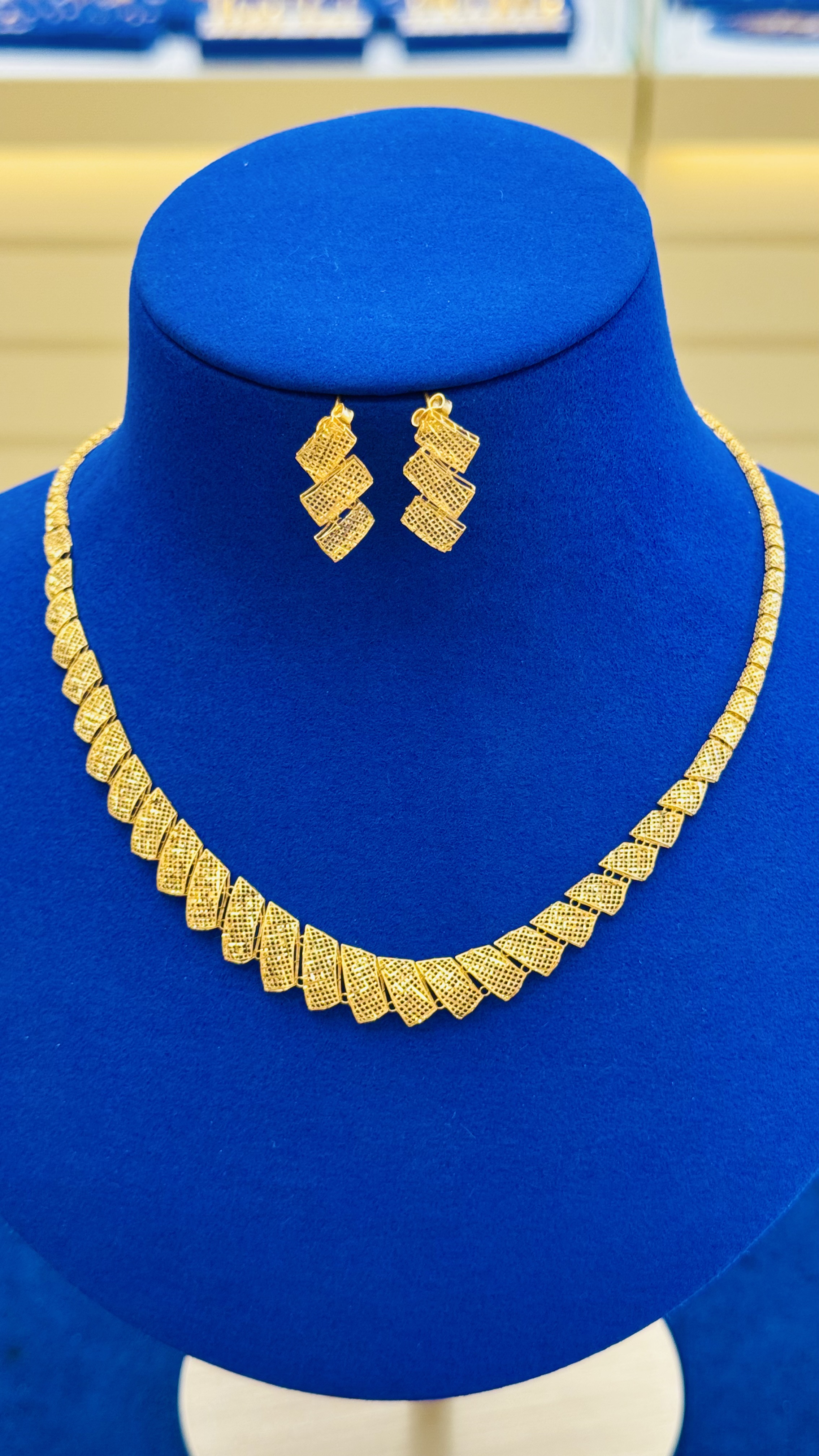 Women necklace 12.48g