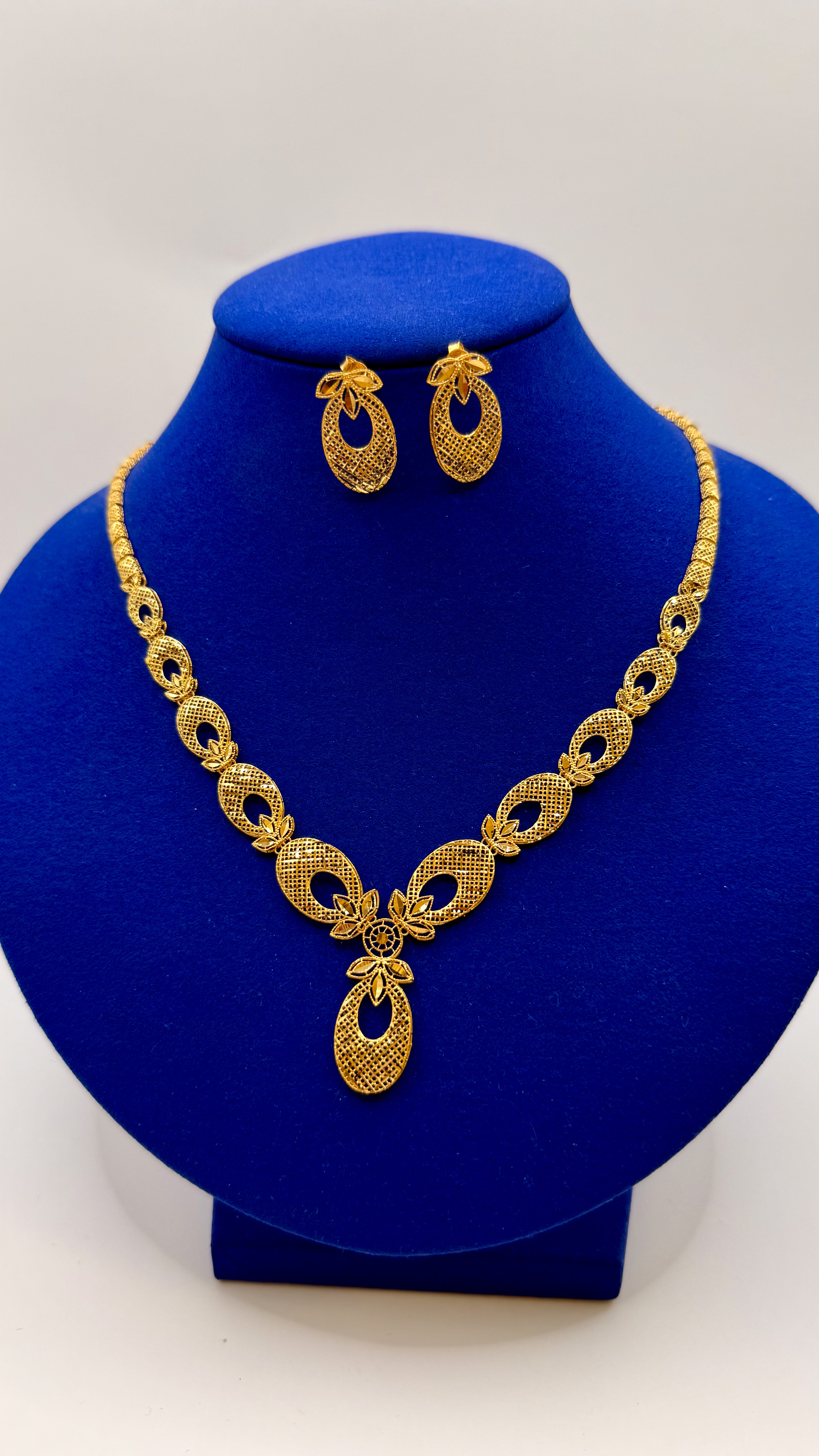 Women necklace 14.47