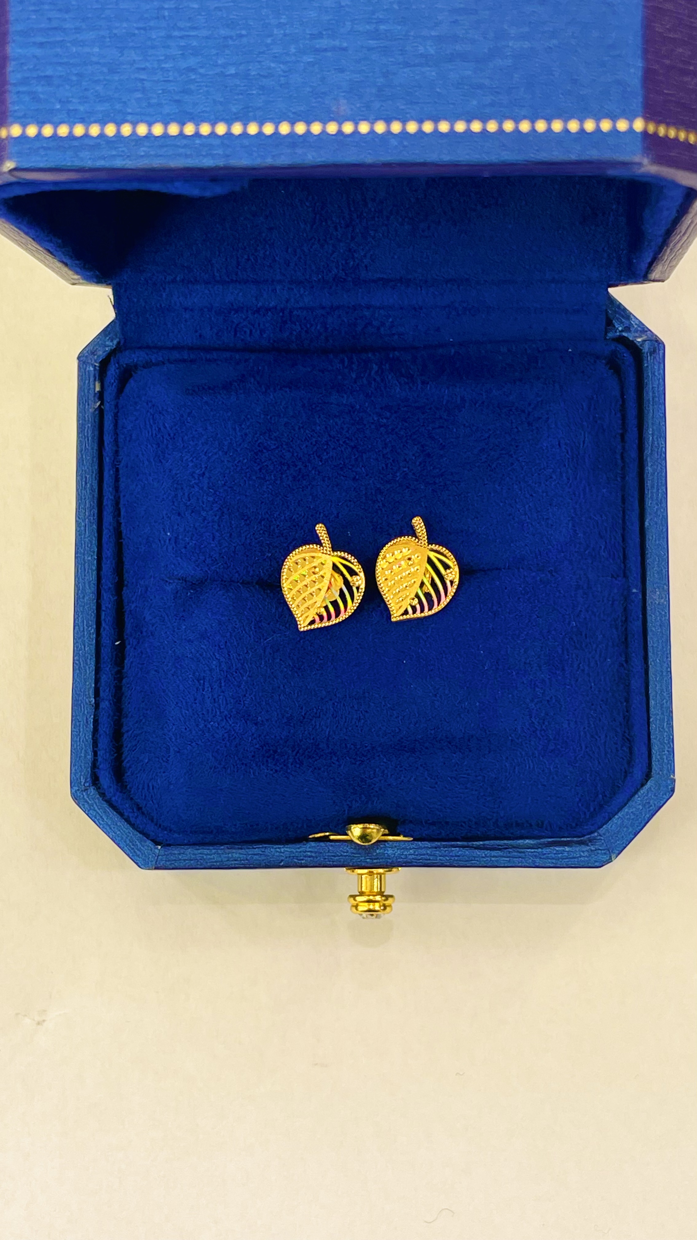 Women Studs 2.17g
